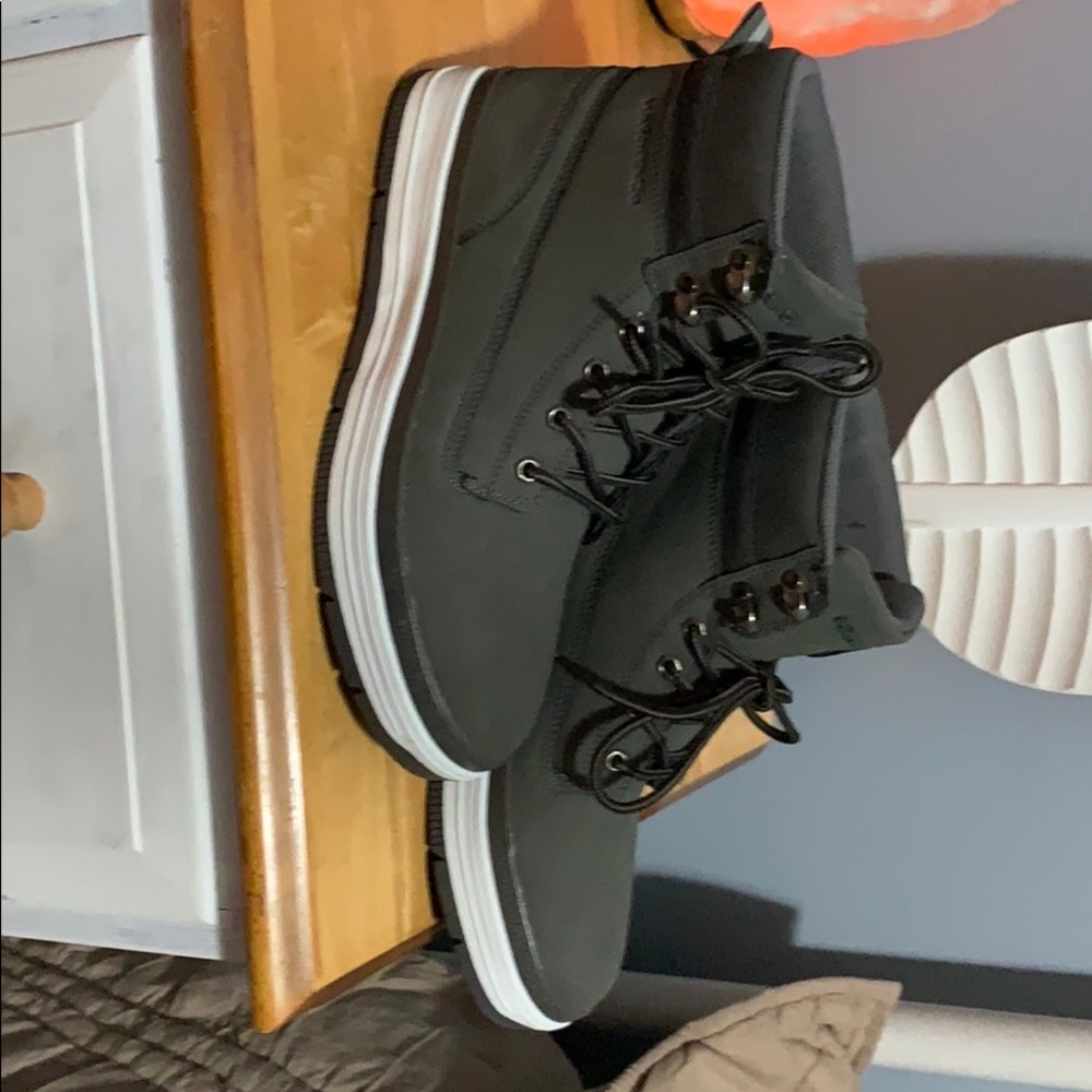 Never worn men’s boots
